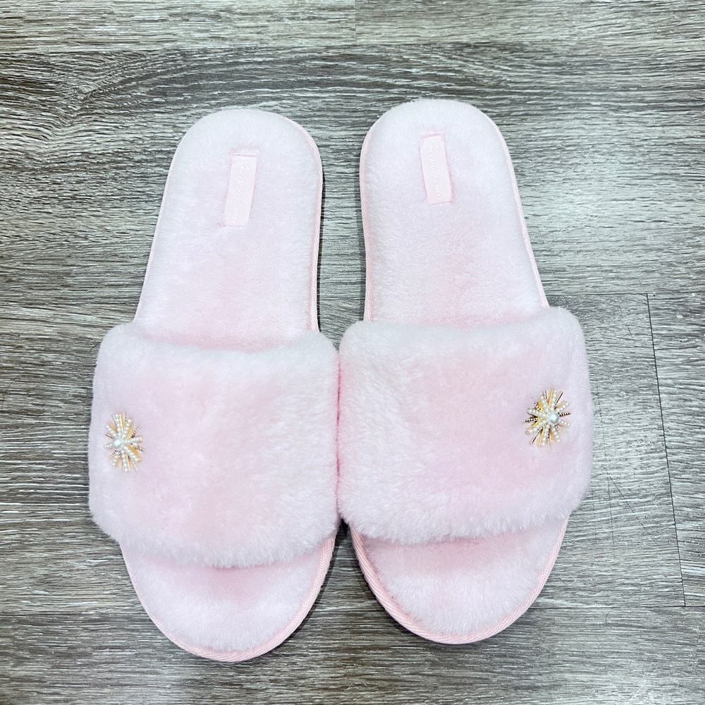 Pink Fluffy Slippers with Pearl Star in Size 9 - must read description for size